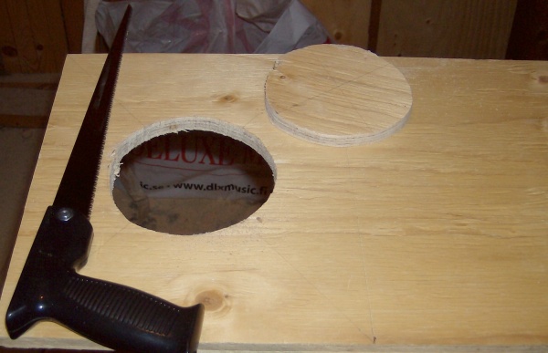 cajon_03_use_of_saw.jpg, 66kB